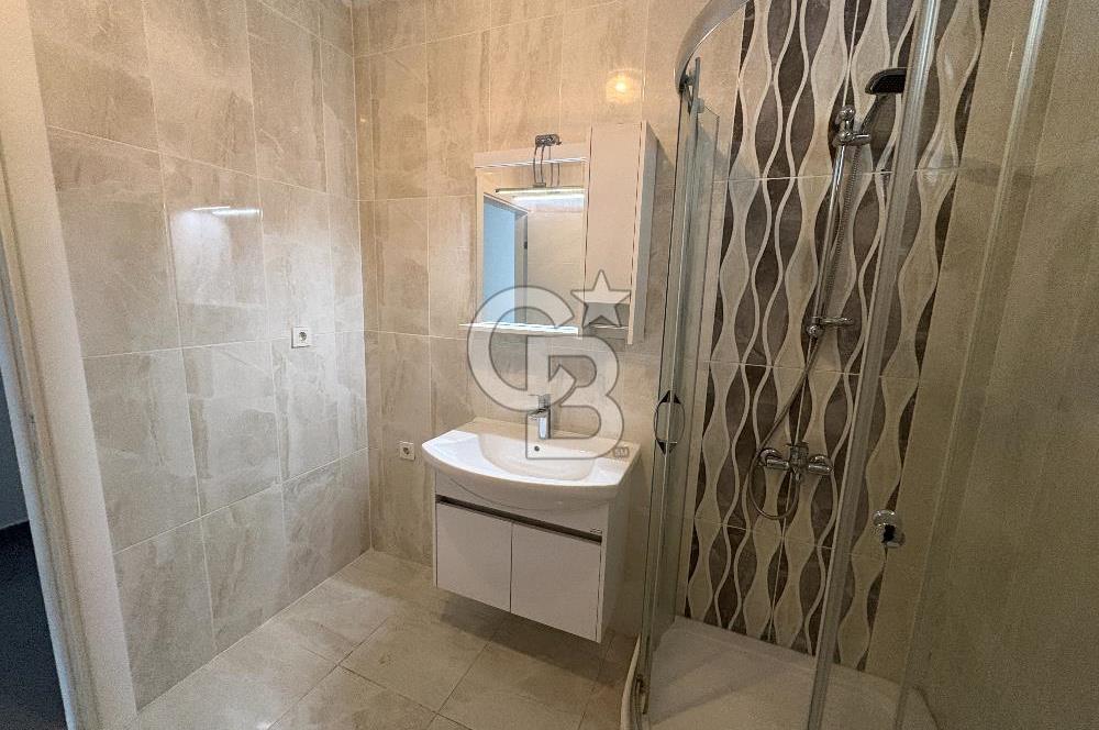 KARTAL KARLIKTEPE KATTA TEK SATILIK 3+1 DAİRE