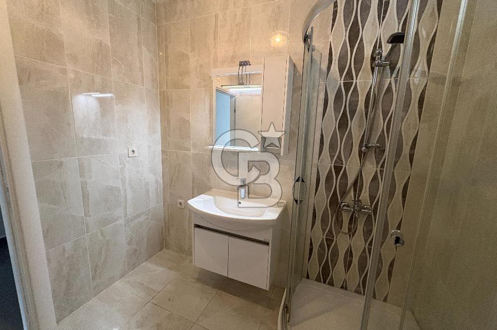 KARTAL KARLIKTEPE KATTA TEK SATILIK 3+1 DAİRE