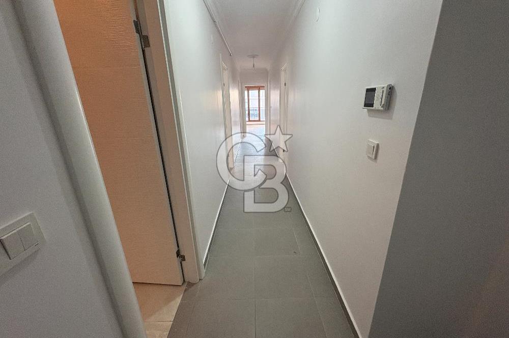 KARTAL KARLIKTEPE KATTA TEK SATILIK 3+1 DAİRE