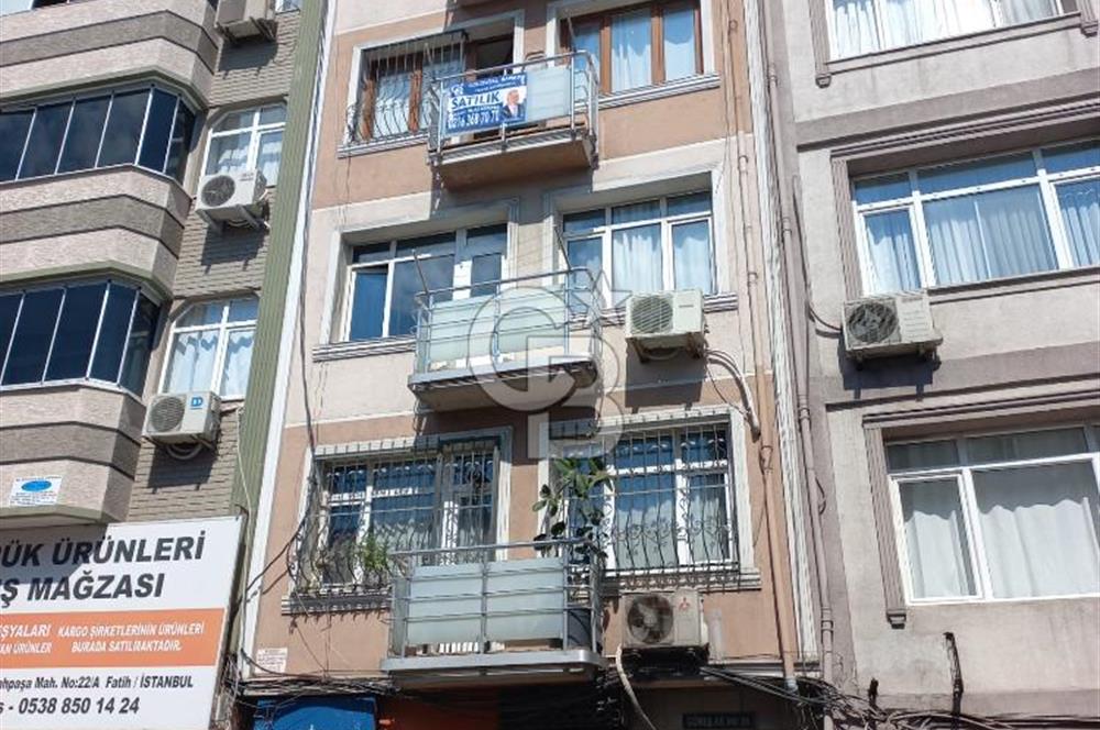 Fatih Ana Cadde Üzeri Satılık 2+1 Eşyalı Daire