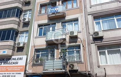 Fatih Ana Cadde Üzeri Satılık 2+1 Eşyalı Daire