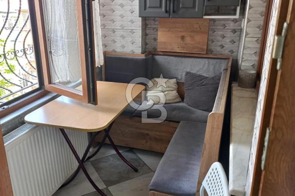 Fatih Ana Cadde Üzeri Satılık 2+1 Eşyalı Daire