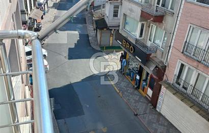 Fatih Ana Cadde Üzeri Satılık 2+1 Eşyalı Daire