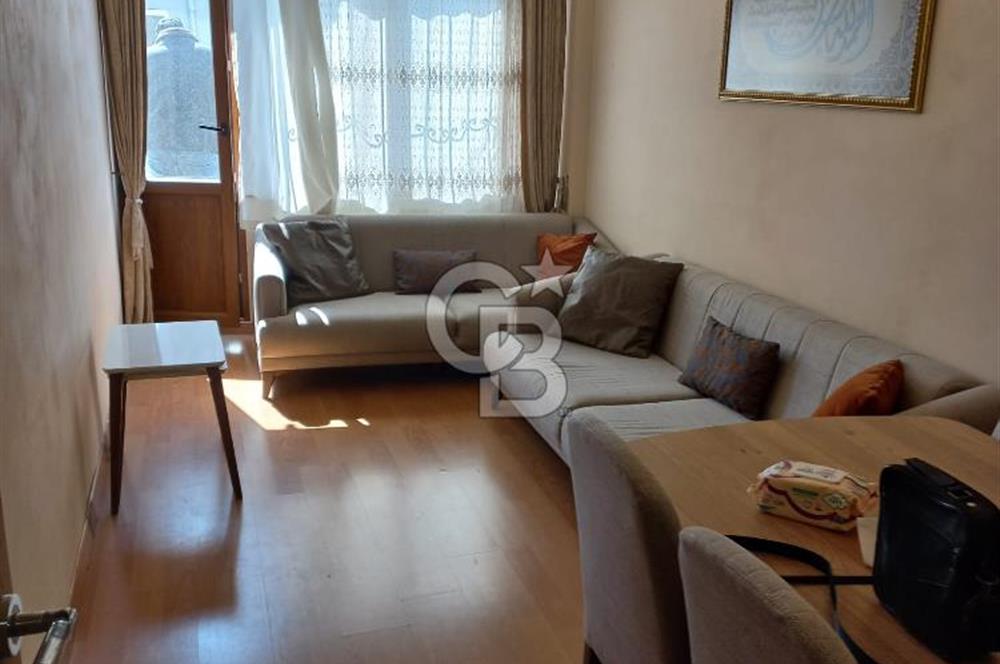 Fatih Ana Cadde Üzeri Satılık 2+1 Eşyalı Daire