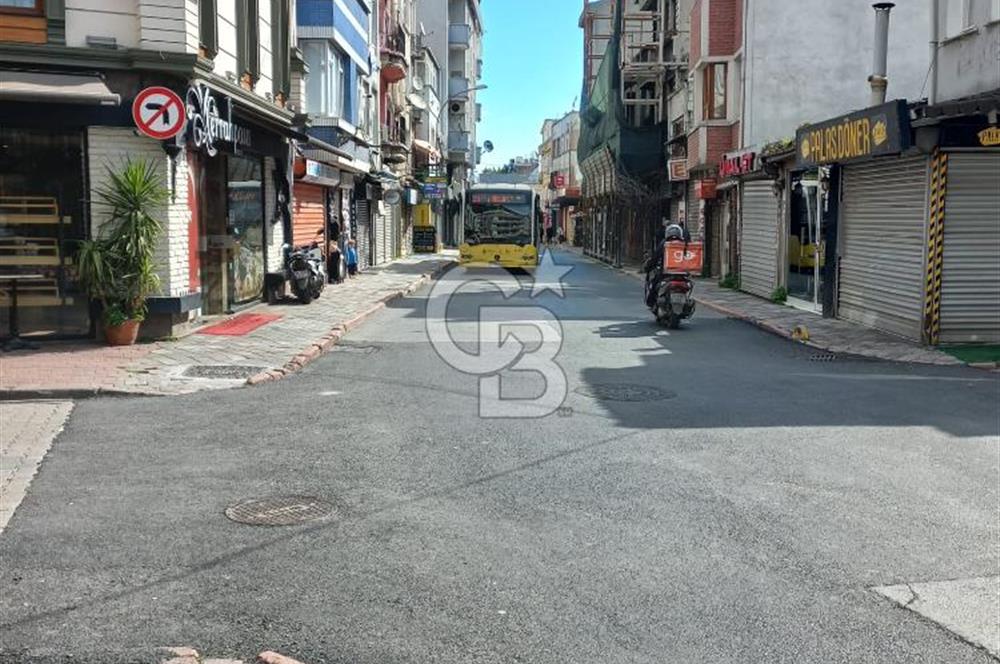 Fatih Ana Cadde Üzeri Satılık 2+1 Eşyalı Daire