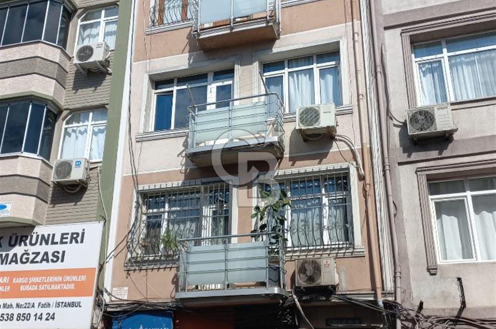 Fatih Ana Cadde Üzeri Satılık 2+1 Eşyalı Daire