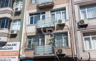 Fatih Ana Cadde Üzeri Satılık 2+1 Eşyalı Daire