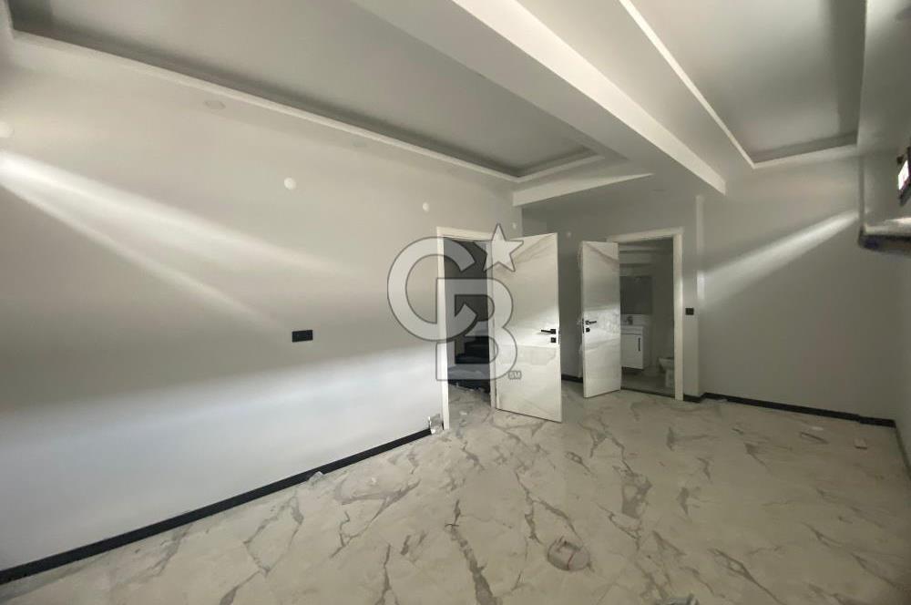 MENEMEN EMİRALEM'DE  6+1 TRİPLEX SİTE İÇİ HAVUZLU VİLLA