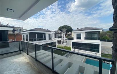 MENEMEN EMİRALEM'DE  6+1 TRİPLEX SİTE İÇİ HAVUZLU VİLLA