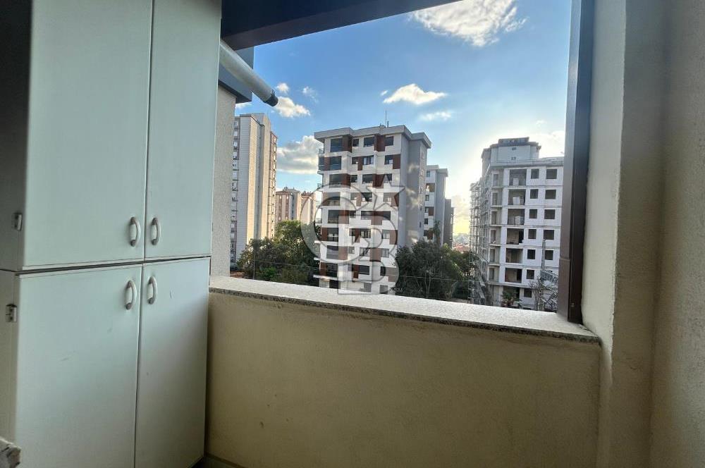 Kızıltoprak'ta genç binada eşyalı 2+1 daire