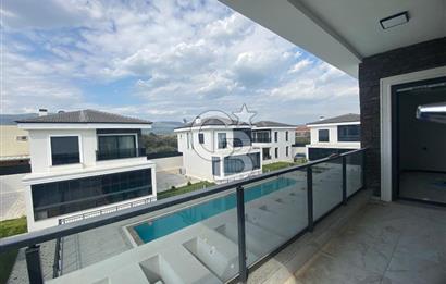 MENEMEN EMİRALEM'DE  6+1 TRİPLEX SİTE İÇİ HAVUZLU VİLLA