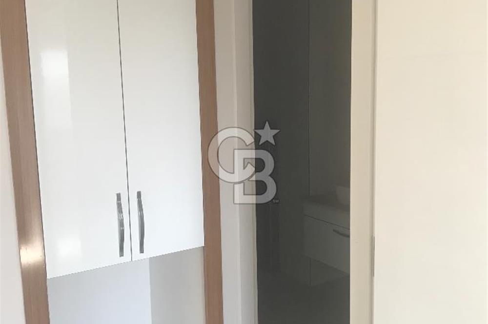 Yüreğir Akdeniz Mah. Havuzlu Site İçi Doğalgazlı Daire 2+1