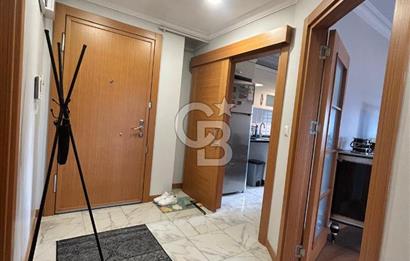 Kızıltoprak'ta genç binada eşyalı 2+1 daire