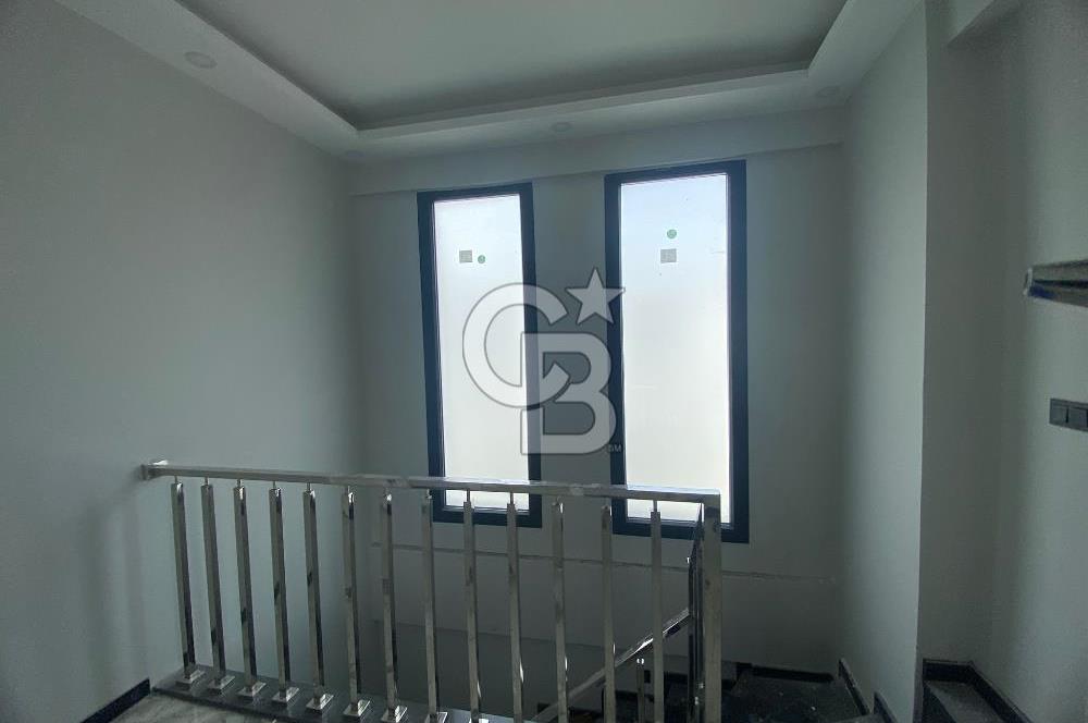 MENEMEN EMİRALEM'DE  6+1 TRİPLEX SİTE İÇİ HAVUZLU VİLLA