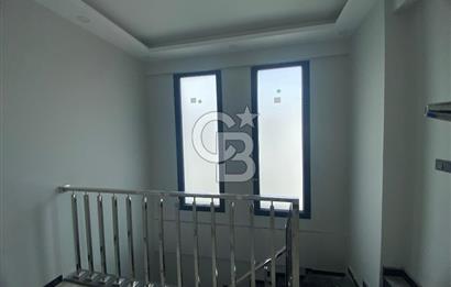 MENEMEN EMİRALEM'DE  6+1 TRİPLEX SİTE İÇİ HAVUZLU VİLLA