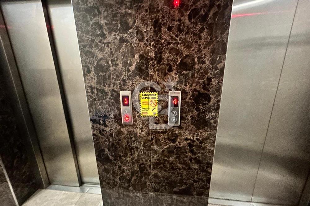 Kızıltoprak'ta genç binada eşyalı 2+1 daire