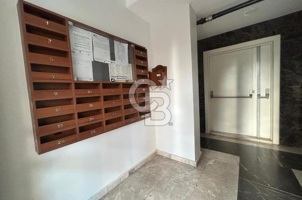 Kızıltoprak'ta genç binada eşyalı 2+1 daire