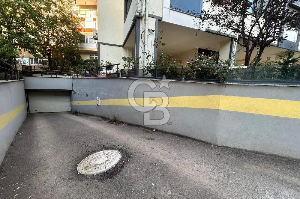 Kızıltoprak'ta genç binada eşyalı 2+1 daire