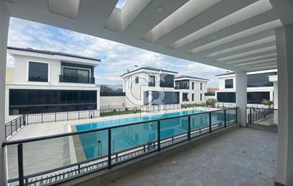 MENEMEN EMİRALEM'DE  6+1 TRİPLEX SİTE İÇİ HAVUZLU VİLLA