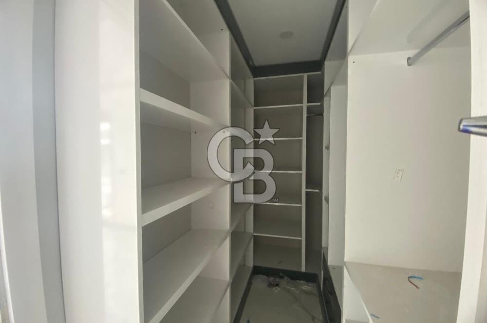 MENEMEN EMİRALEM'DE  6+1 TRİPLEX SİTE İÇİ HAVUZLU VİLLA