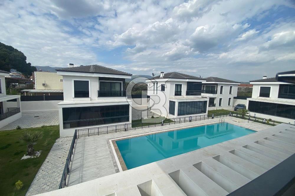 MENEMEN EMİRALEM'DE  6+1 TRİPLEX SİTE İÇİ HAVUZLU VİLLA