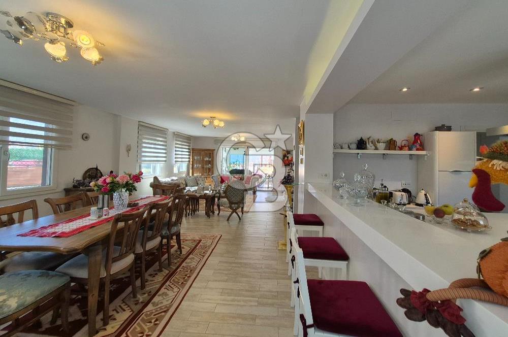 Pelitköy'de Satılık 6+1 Havuzlu Müstakil Villa