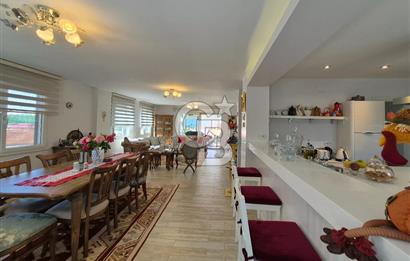 Pelitköy'de Satılık 6+1 Havuzlu Müstakil Villa