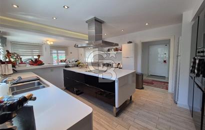 Pelitköy'de Satılık 6+1 Havuzlu Müstakil Villa