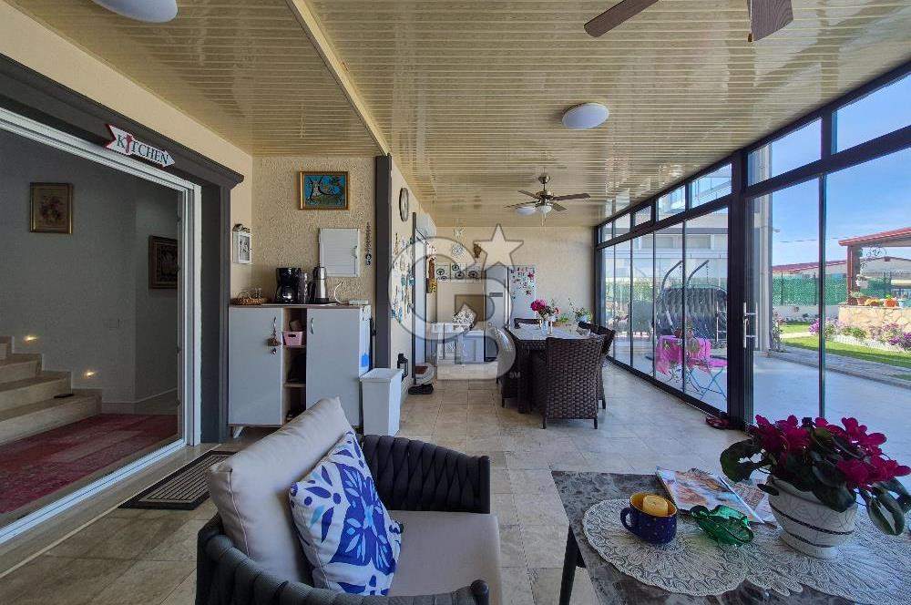 Pelitköy'de Satılık 6+1 Havuzlu Müstakil Villa