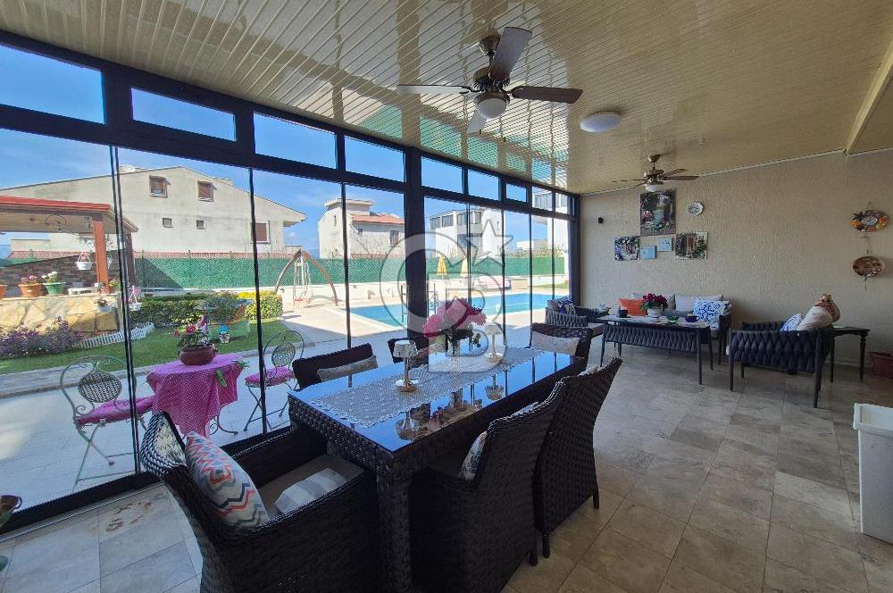 Pelitköy'de Satılık 6+1 Havuzlu Müstakil Villa