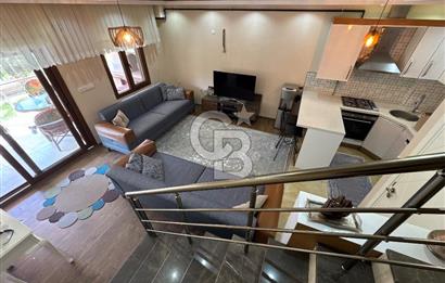 Yenifoça Fatih Mahallesinde Satılık 3+1 Tripleks Villa