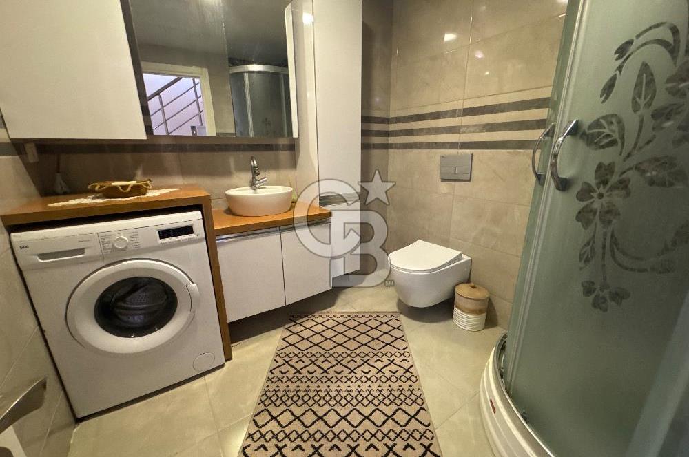 Yenifoça Fatih Mahallesinde Satılık 3+1 Tripleks Villa