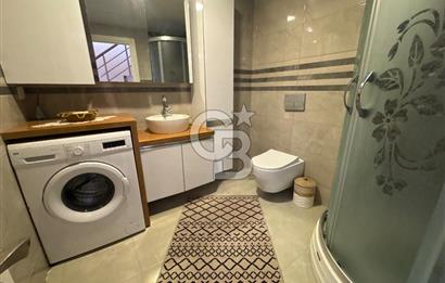 Yenifoça Fatih Mahallesinde Satılık 3+1 Tripleks Villa