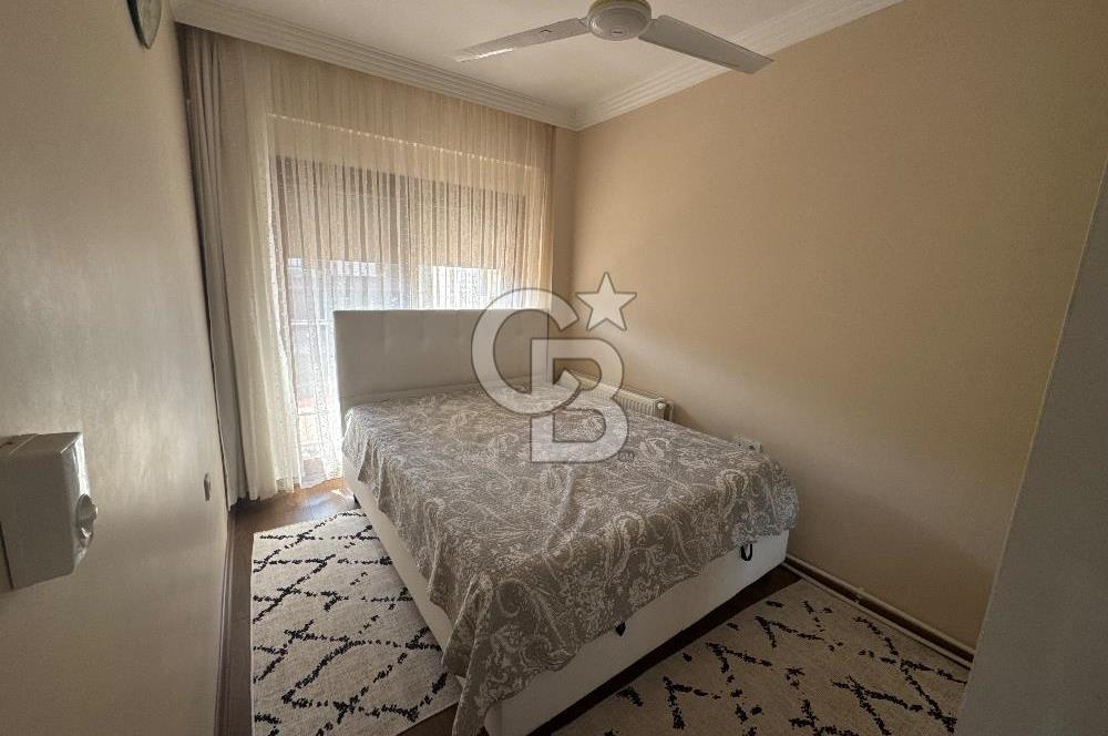 Yenifoça Fatih Mahallesinde Satılık 3+1 Tripleks Villa