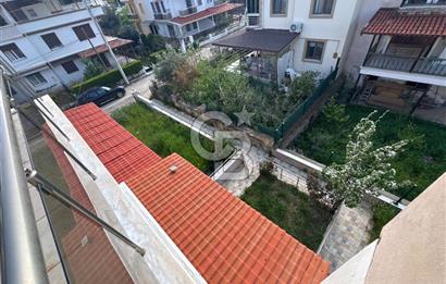 Yenifoça Fatih Mahallesinde Satılık 3+1 Tripleks Villa