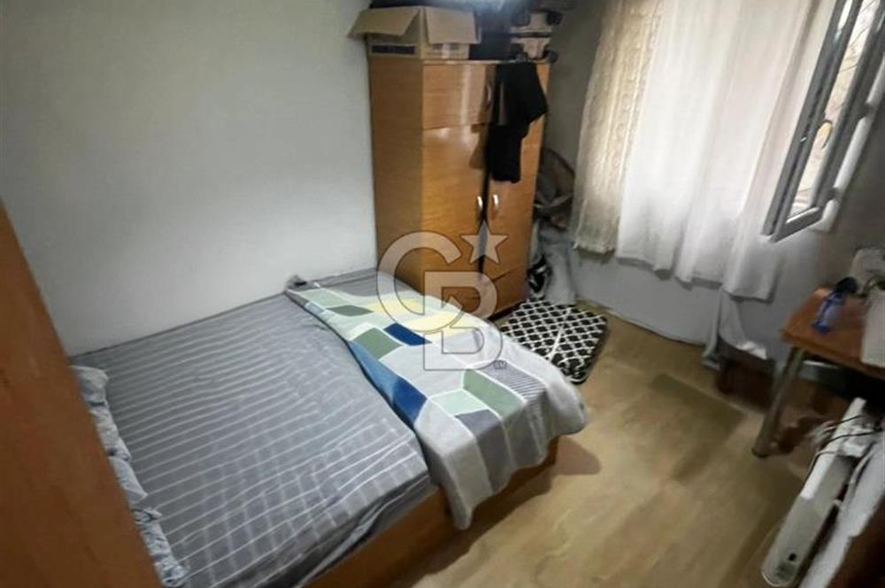 Buca Atatürk Mahallesi'nde Bahçe Katı Satılık 1+1