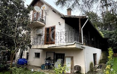 YENİKÖY'DE SATILIK BAHÇE İÇİNDE VİLLA