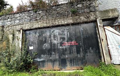 YENİKÖY'DE SATILIK BAHÇE İÇİNDE VİLLA