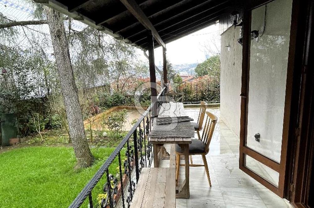 YENİKÖY'DE SATILIK BAHÇE İÇİNDE VİLLA