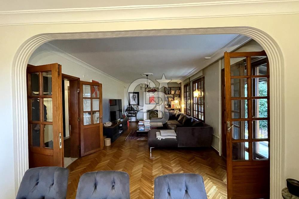 YENİKÖY'DE SATILIK BAHÇE İÇİNDE VİLLA