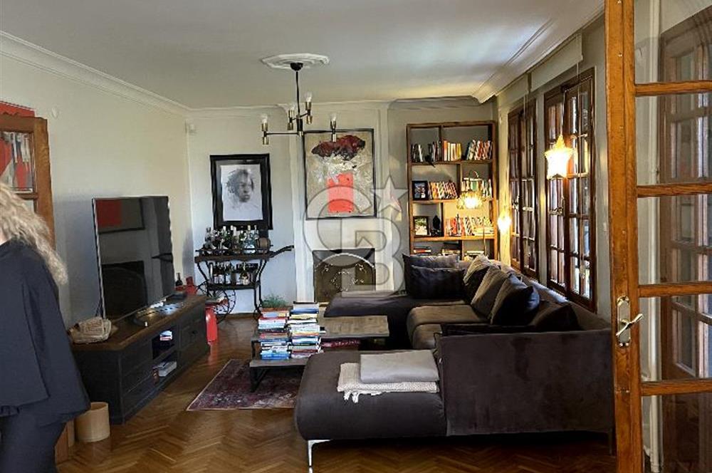 YENİKÖY'DE SATILIK BAHÇE İÇİNDE VİLLA