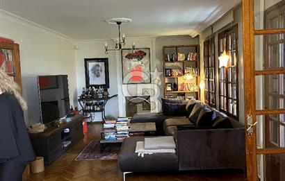 YENİKÖY'DE SATILIK BAHÇE İÇİNDE VİLLA