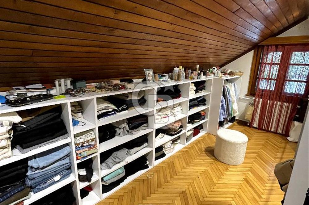 YENİKÖY'DE SATILIK BAHÇE İÇİNDE VİLLA