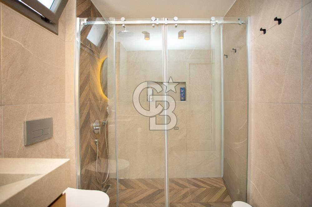 Foça Kazım Dirik Mah. Eşyalı Kiralık Müstakil Havuzlu 5+1 Villa