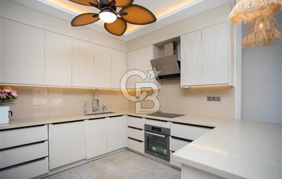 Foça Kazım Dirik Mah. Eşyalı Kiralık Müstakil Havuzlu 5+1 Villa
