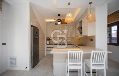 Foça Kazım Dirik Mah. Eşyalı Kiralık Müstakil Havuzlu 5+1 Villa