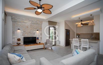 Foça Kazım Dirik Mah. Eşyalı Kiralık Müstakil Havuzlu 5+1 Villa