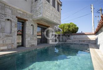 Foça Kazım Dirik Mah. Eşyalı Kiralık Müstakil Havuzlu 5+1 Villa - 1 - 343861