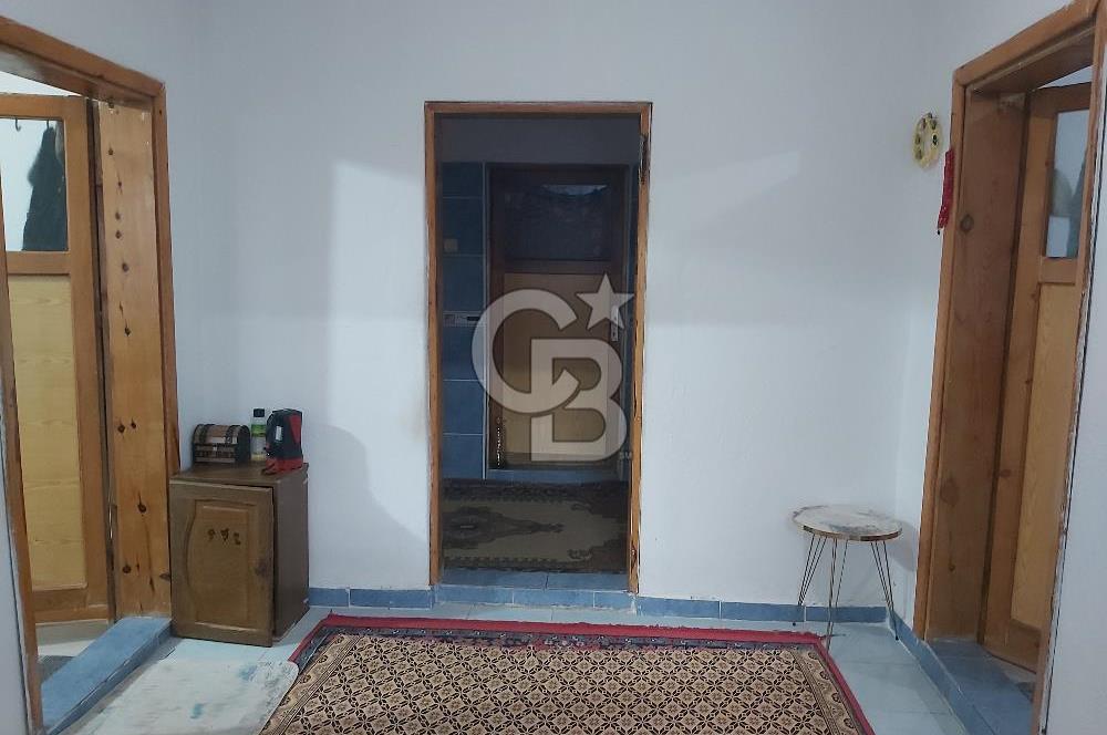 Dazkırı-Bozan Köyünde Satılık Konut, Besihane ve Müştemilatı