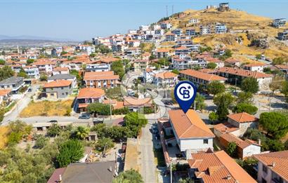 Foça Kazım Dirik Mah. Eşyalı Kiralık Müstakil Havuzlu 5+1 Villa